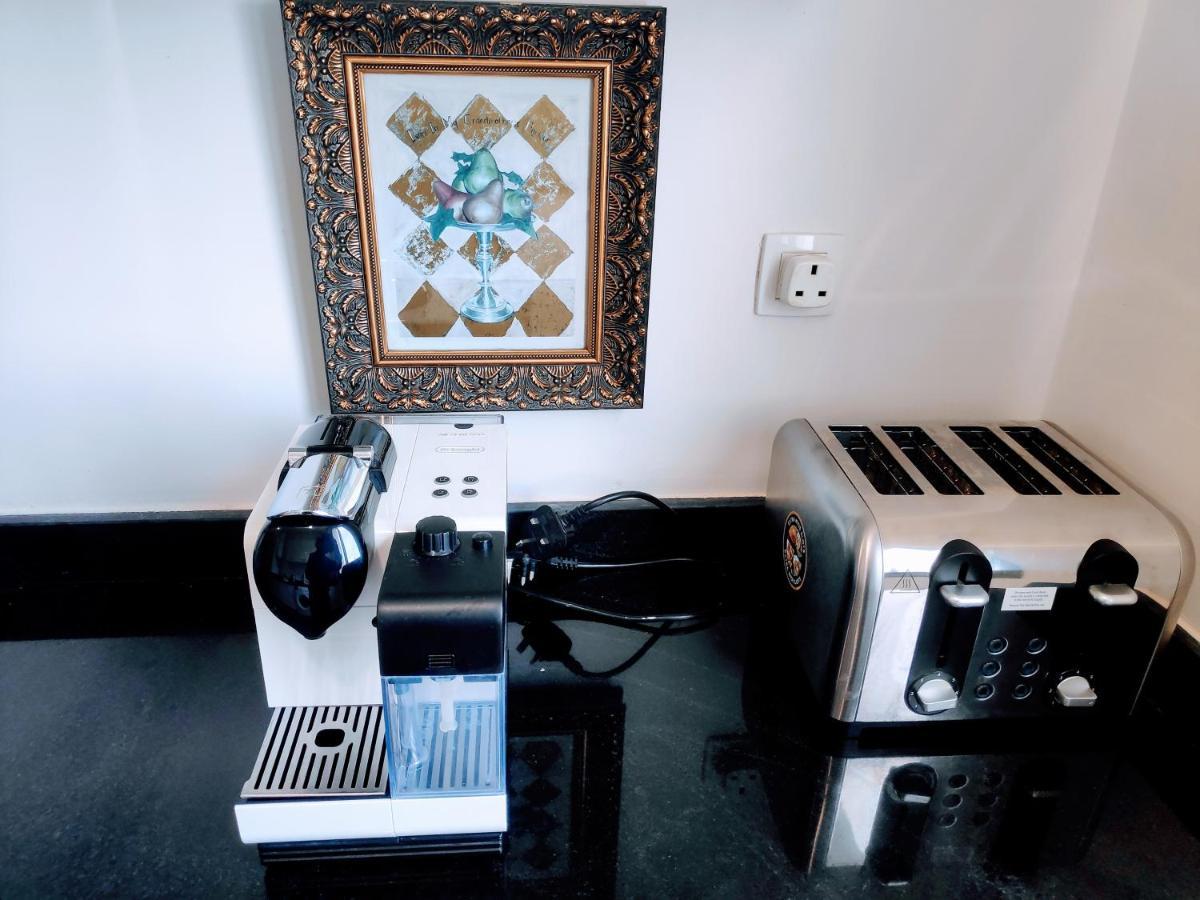 La Marina Luxury Apartment Fully Furnished Free Wifi, High Standard Residence, Amazing Prime Location Close To Restaurants, Transport, Beach And Bouregreg River Сейл Экстерьер фото